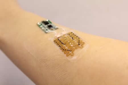 Smart Bandage Monitors Wound Conditions and Delivers Antibiotics on Demand